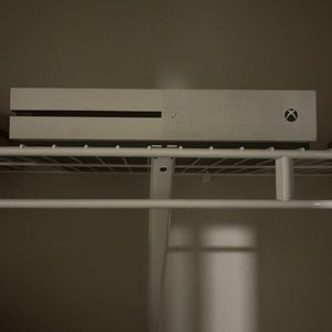 Xbox One ,, Asking Price $250,, With Controller, Charger,, and All Attachments